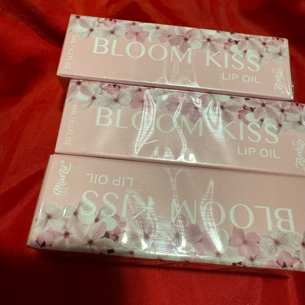 Lip oil
